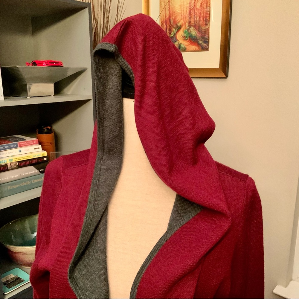 BNCI by Blanc Noir sweater hoodie cardigan